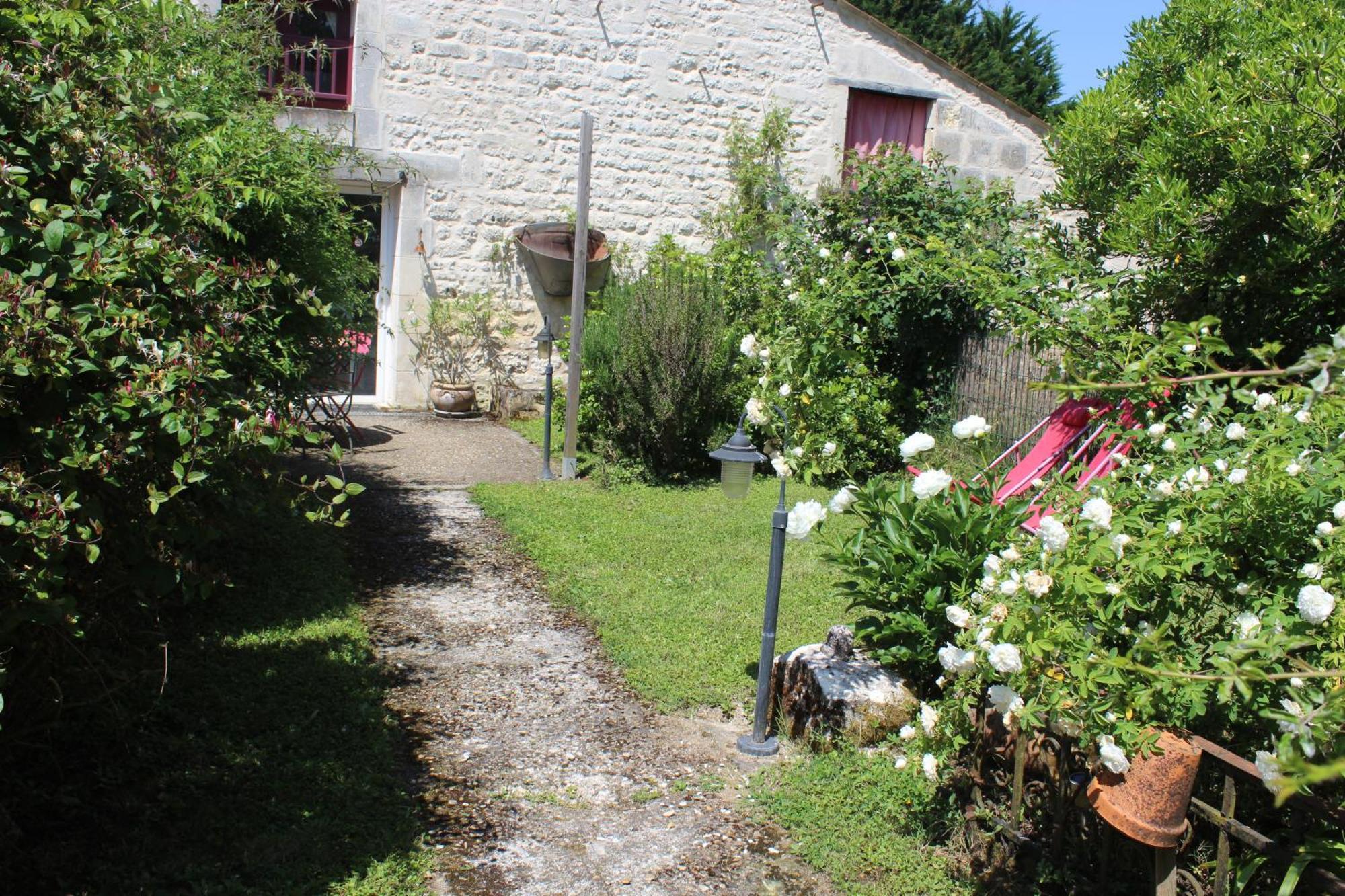 Les gîtes du veau d'or Ozillac Extérieur photo