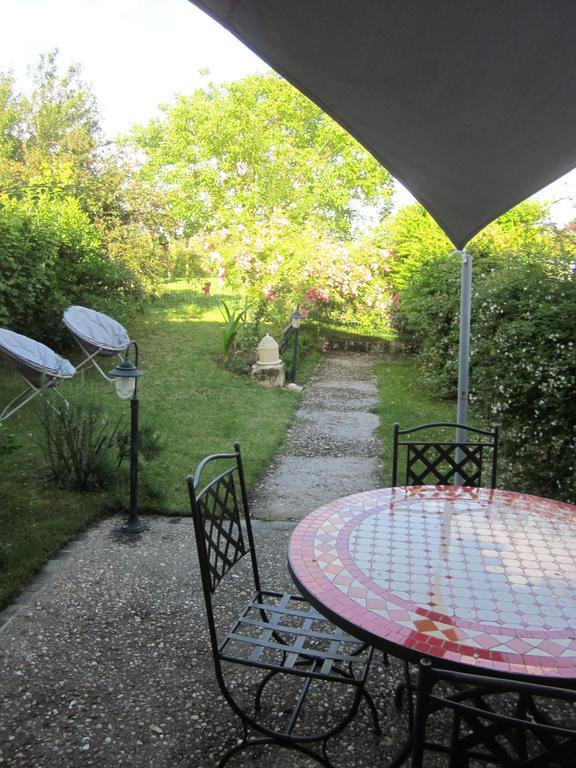 Les gîtes du veau d'or Ozillac Extérieur photo